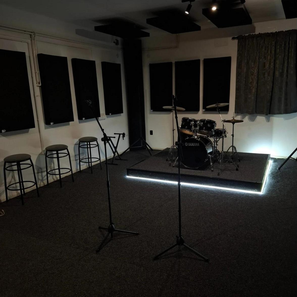 Studio Backstage