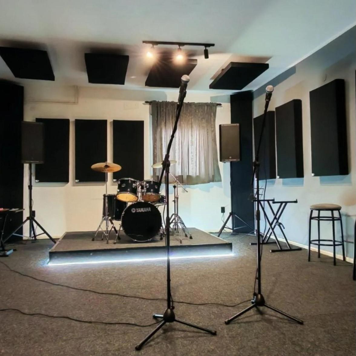 Studio Backstage