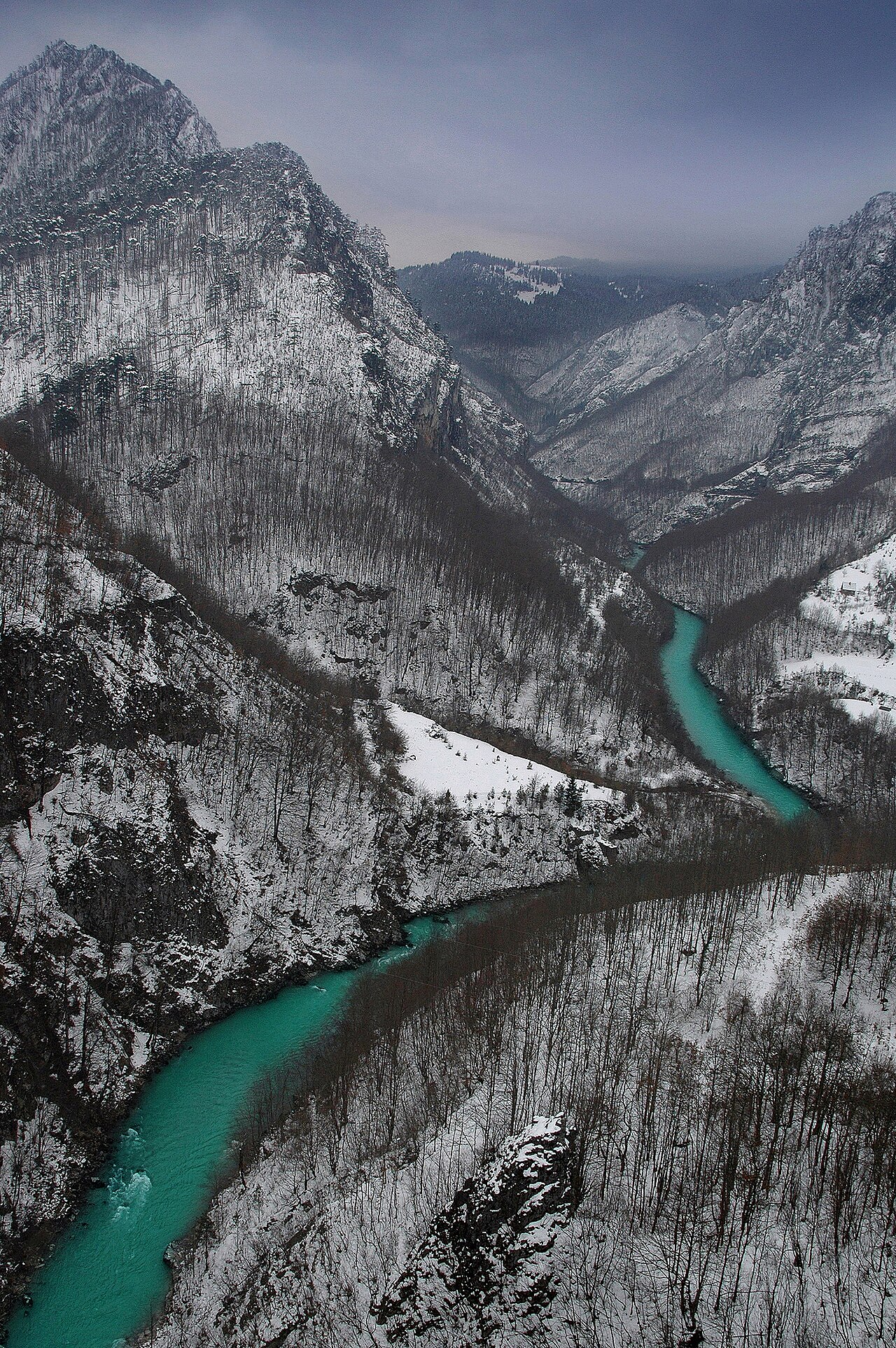 Панорама на мост и каньон — фото