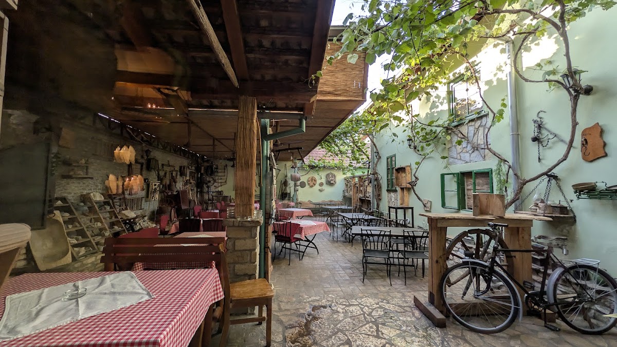 Tavern Tinel — photo