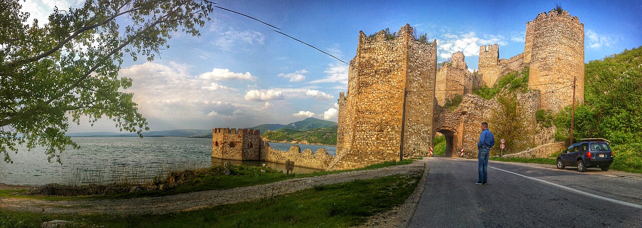 Dunav — Golubac (ulaz u Đerdapsku klisuru) — фото