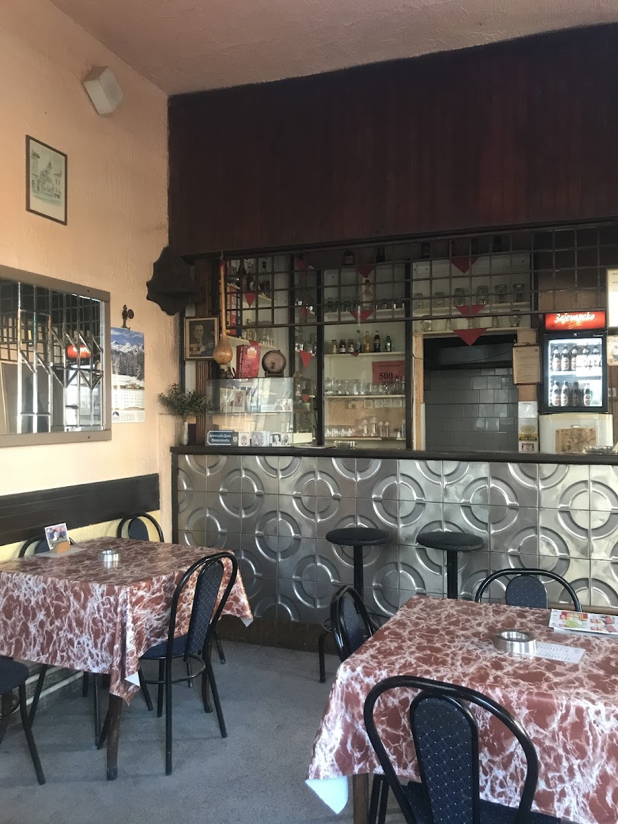 Bife Staro Prolece 021 — fotografija