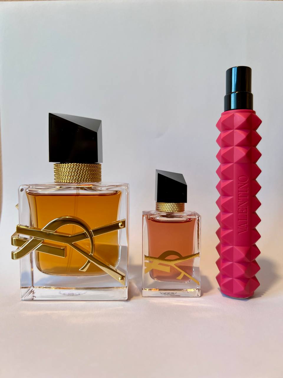 Продам парфюм Libre Intense YSL 30 ml без нескольких пшиков - 6500 Libre Berry Crush YSL 7.5 ml не вскрытый - 1500 Born in Roma Extradose Donna Valentino 10 ml без пары пшиков - 1700 Бутиковая линейка — фото
