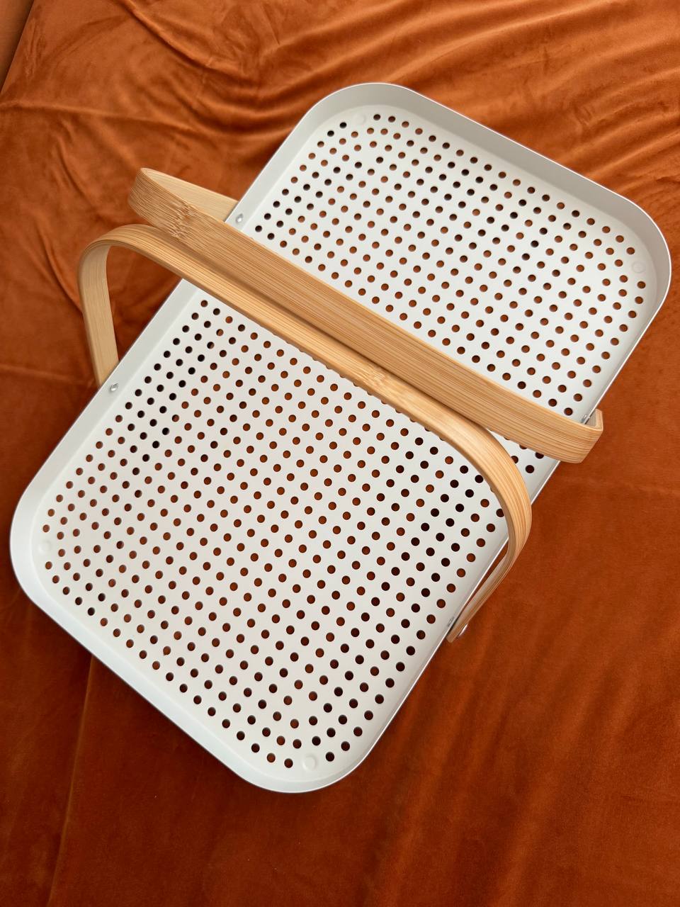 Продам: •Поднос IKEA GRÖNFISK 46*30см в идеальном состоянии, 500 дин •Книга «Последнее лето», идеальное состояние, 400 дин 📍 ул. — фото