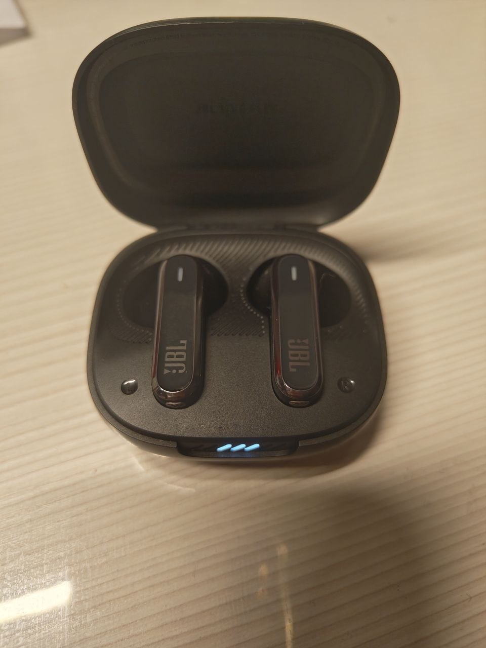 Беспроводные наушники JBL Flex ​Продаю наушники в отличном состоянии. — фото