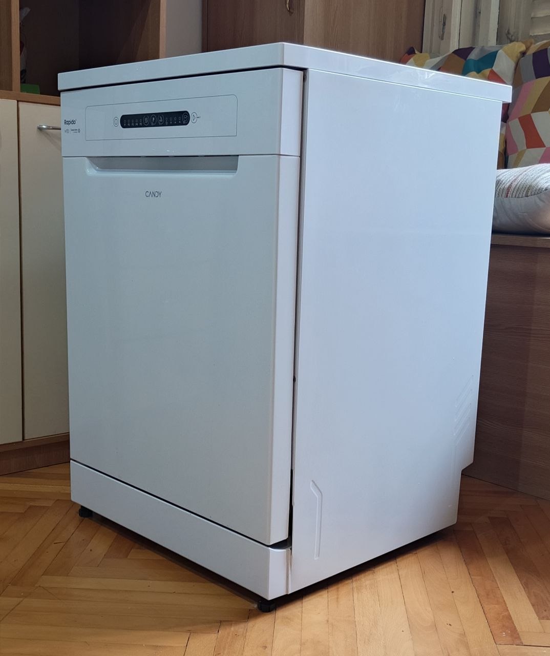 Продам полноразмерную посудомоечную машину, посудомойку Candy Rapido CF 3E7E0W, состояние идеальное. — фото