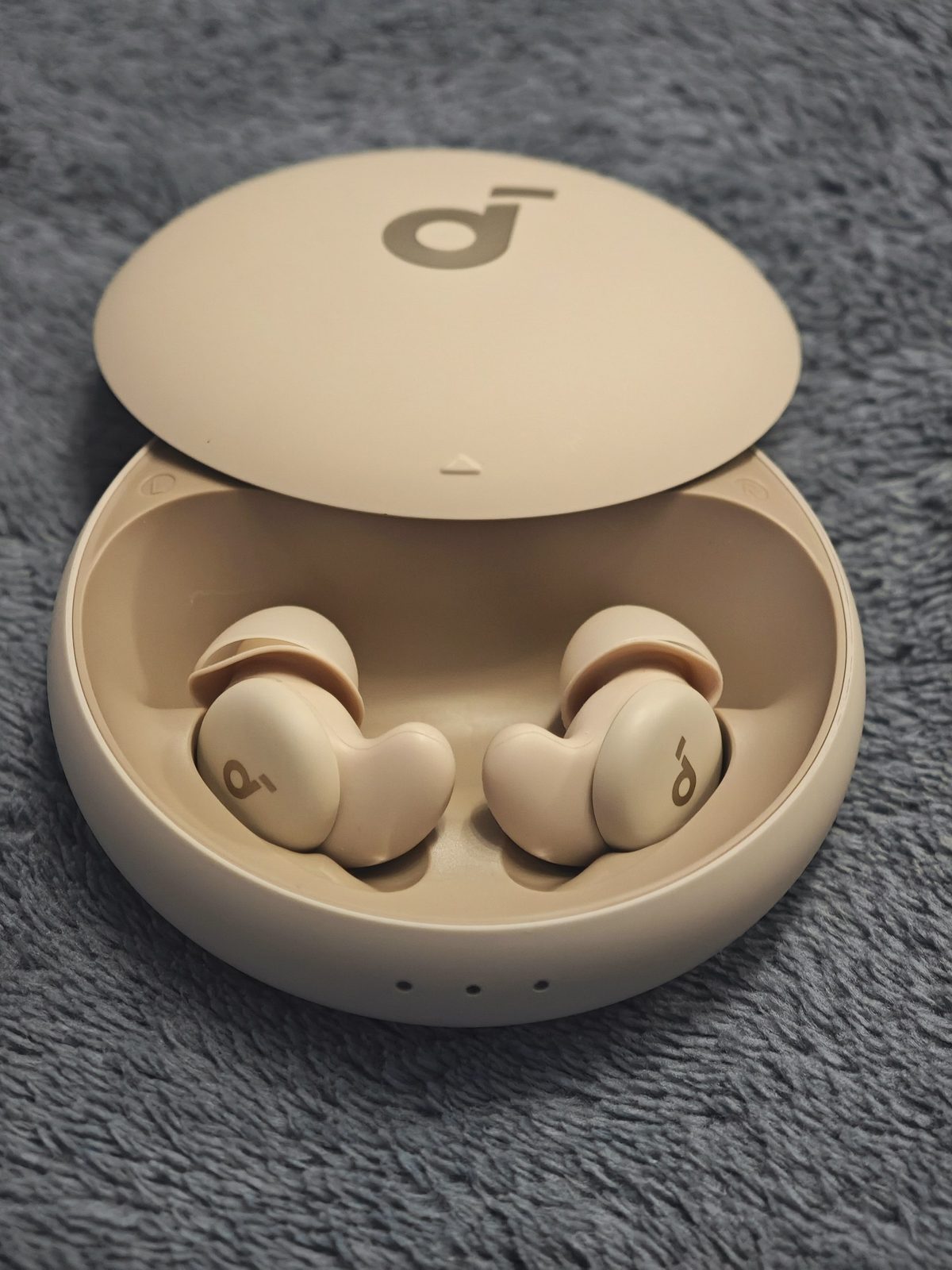 Soundcore Sleep A20 (Anker) — практически новые, полный комплект Описание: Продаю оригинальные беспроводные наушники Soundcore Sleep A20 от Anker, специально разработанные для комфортного сна. — фото