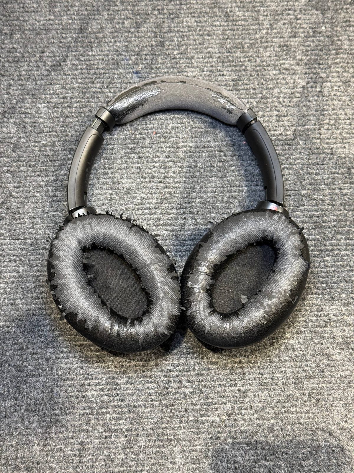 🎧 Sony WH-1000XM4 — беспроводные наушники с шумоподавлением Продаю оригинальные полноразмерные наушники Sony WH-1000XM4 с активным шумоподавлением (ANC). — фото