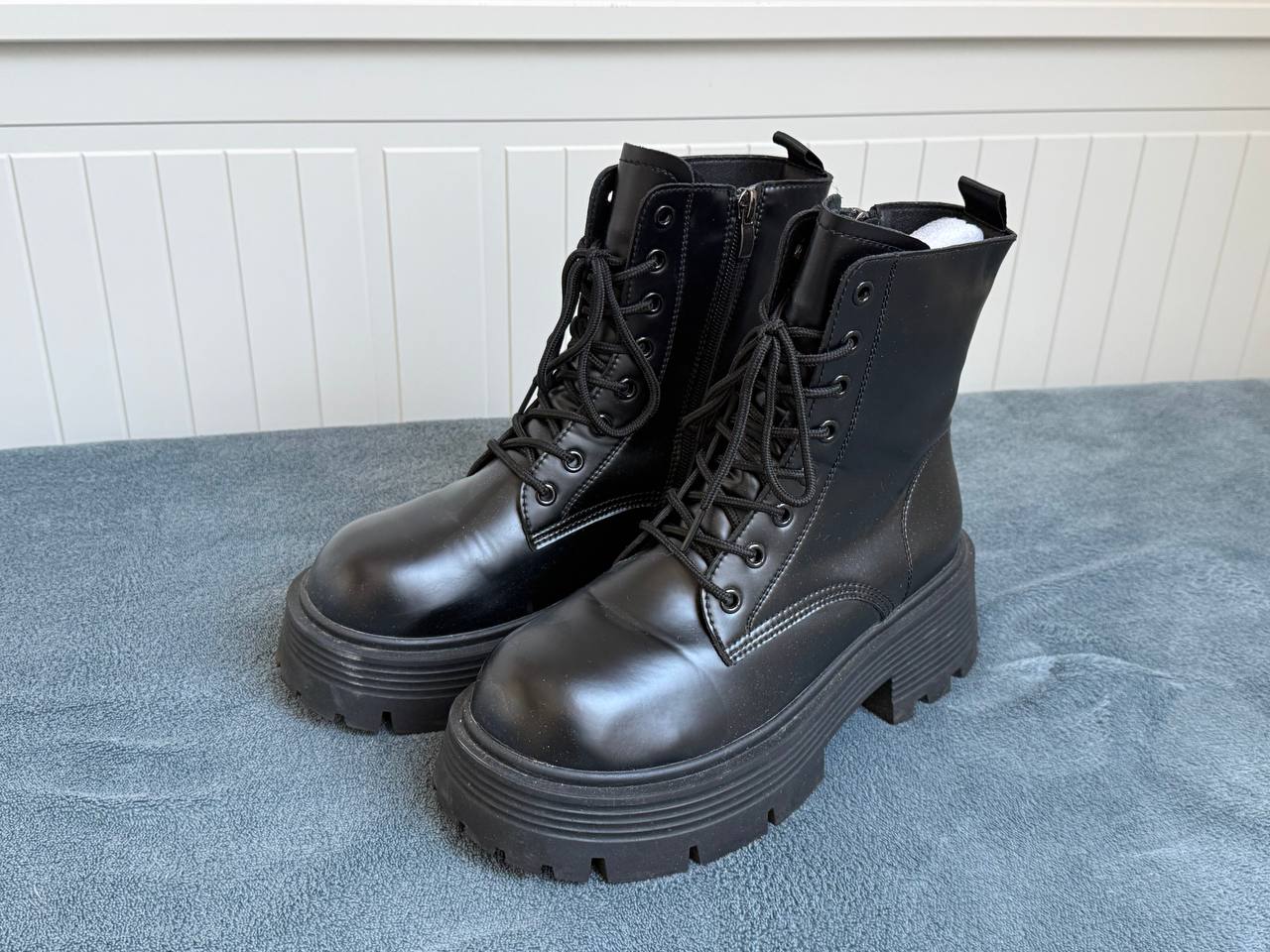 Boots with chunky soles, size 37 In excellent condition, almost never worn 2000 dinar Pick up in Dorchol — photo